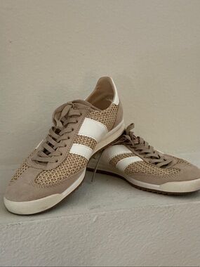 Madden Girl tan and white shoes size 7. EUC